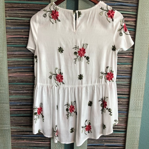 Embroidered babydoll top *BUNDLE ME AND IM FREE* - Picture 3 of 4